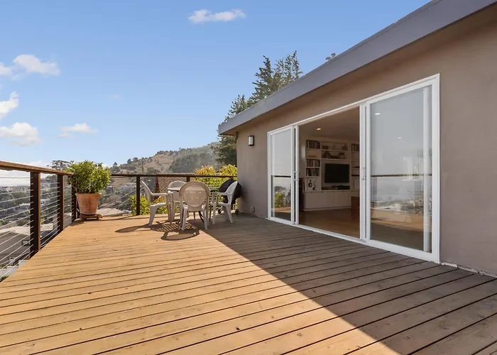 Stunning Views By The Bay 2Br