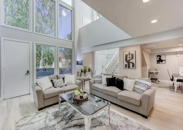 601-Lavish Family Home W Ac & Patio Near Meta & Stanford