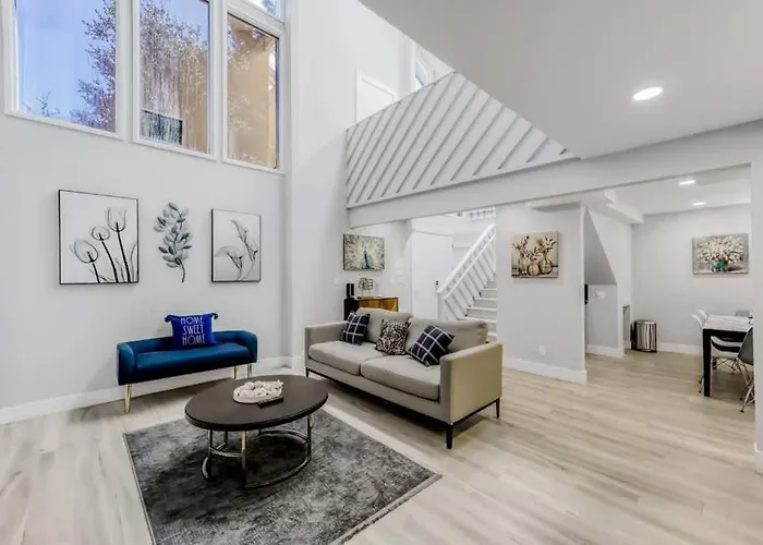 2 Luxury Townhouses Near Meta & Stanford - 493 & 497