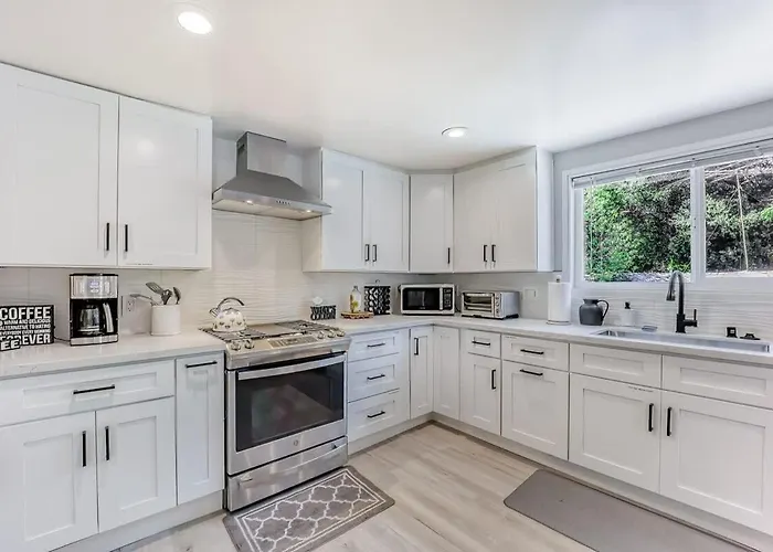 601-Lavish Family Home W Ac & Patio Near Meta & Stanford